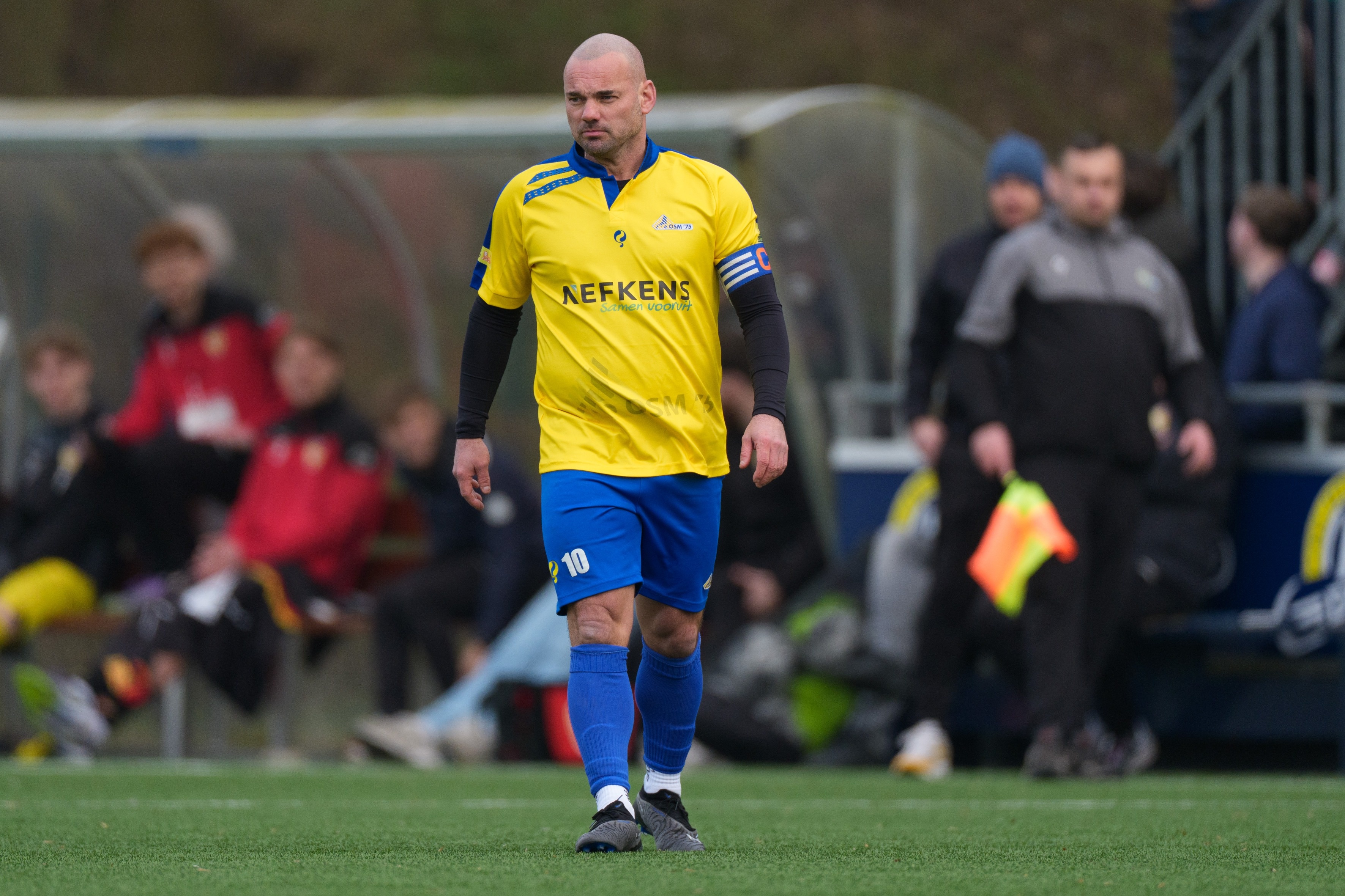 开云下载-ESPN：4次换人违规，斯内德业余联赛首秀需要重赛最后8分钟