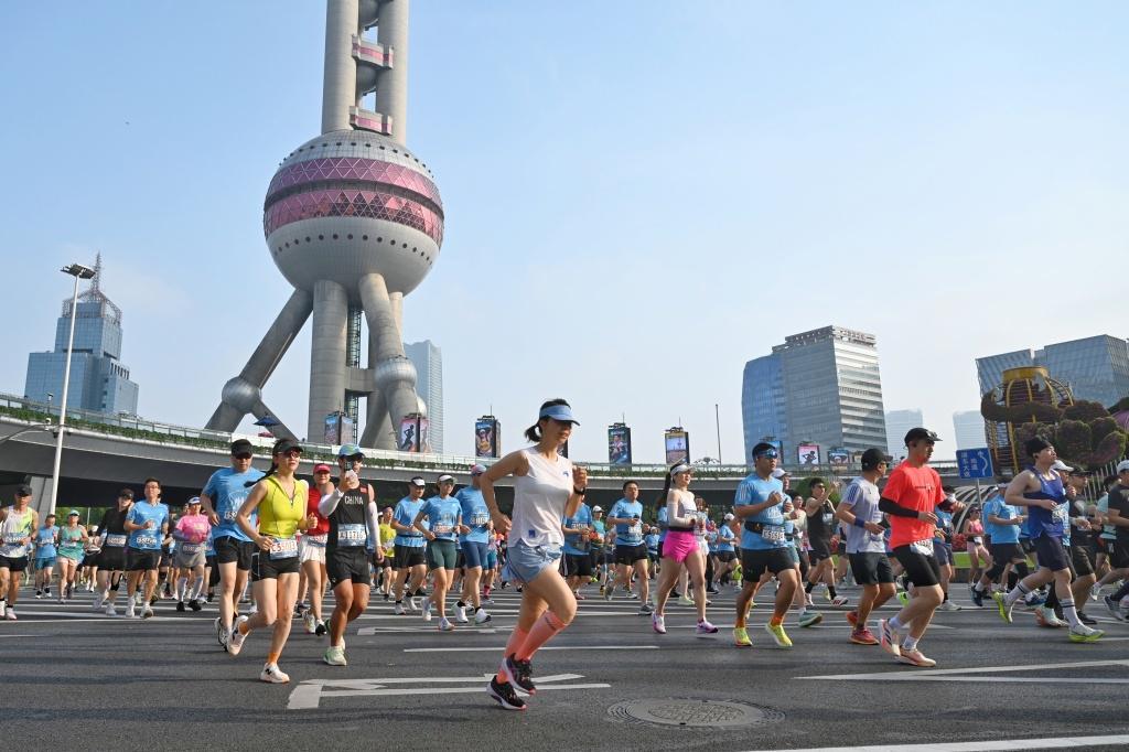 开云下载-十年能打磨出一场怎样的大众赛事?上海半马即将鸣枪给出答案